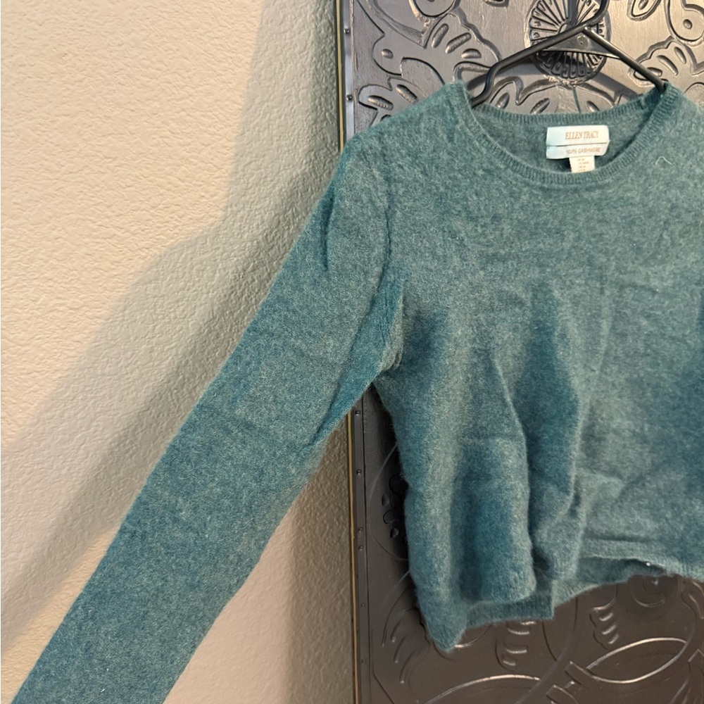 Ellen Tracy Green Cashmere Crew Neck Sweater